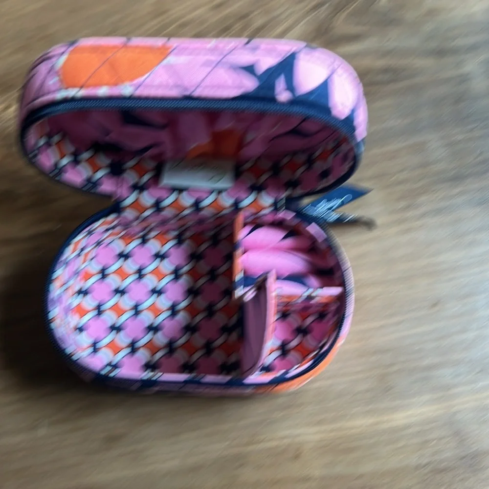 Vera Bradley Colorful Quilted jewelry Case - Picture 3 of 3
